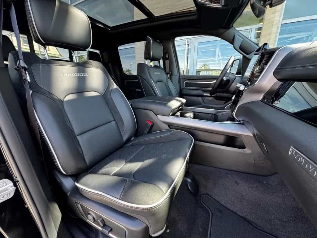 Dodge RAM 1500 Laramie Night Top Ausstattung 3 Jahre G null-photo-13