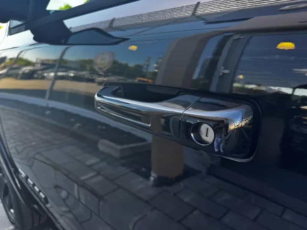 Dodge RAM 1500 Laramie Night Top Ausstattung 3 Jahre G null-photo-19