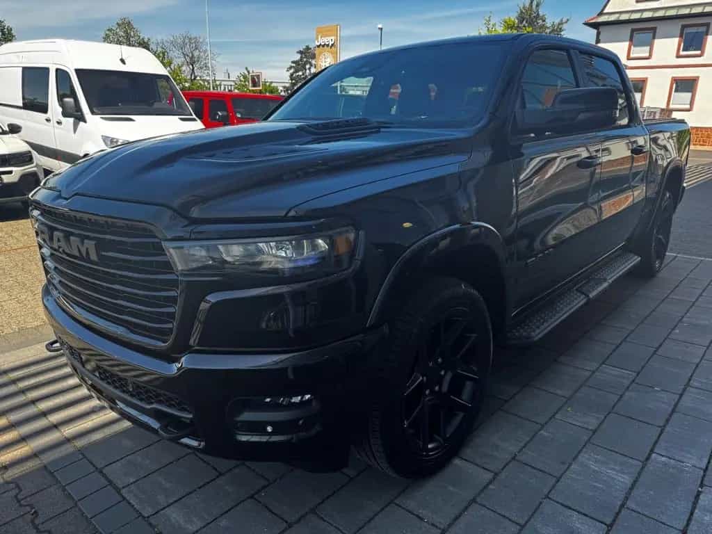 Dodge RAM 1500 Laramie Night Top Ausstattung 3 Jahre G null-photo-3