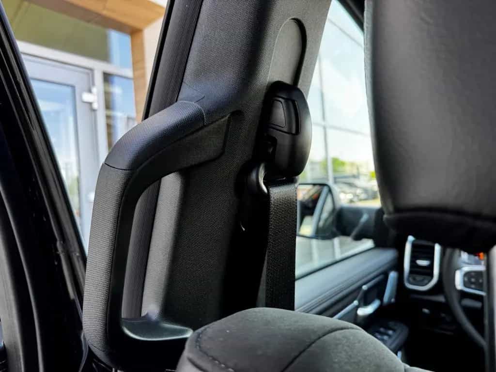 Dodge RAM 1500 Laramie Night Top Ausstattung 3 Jahre G null-photo-33