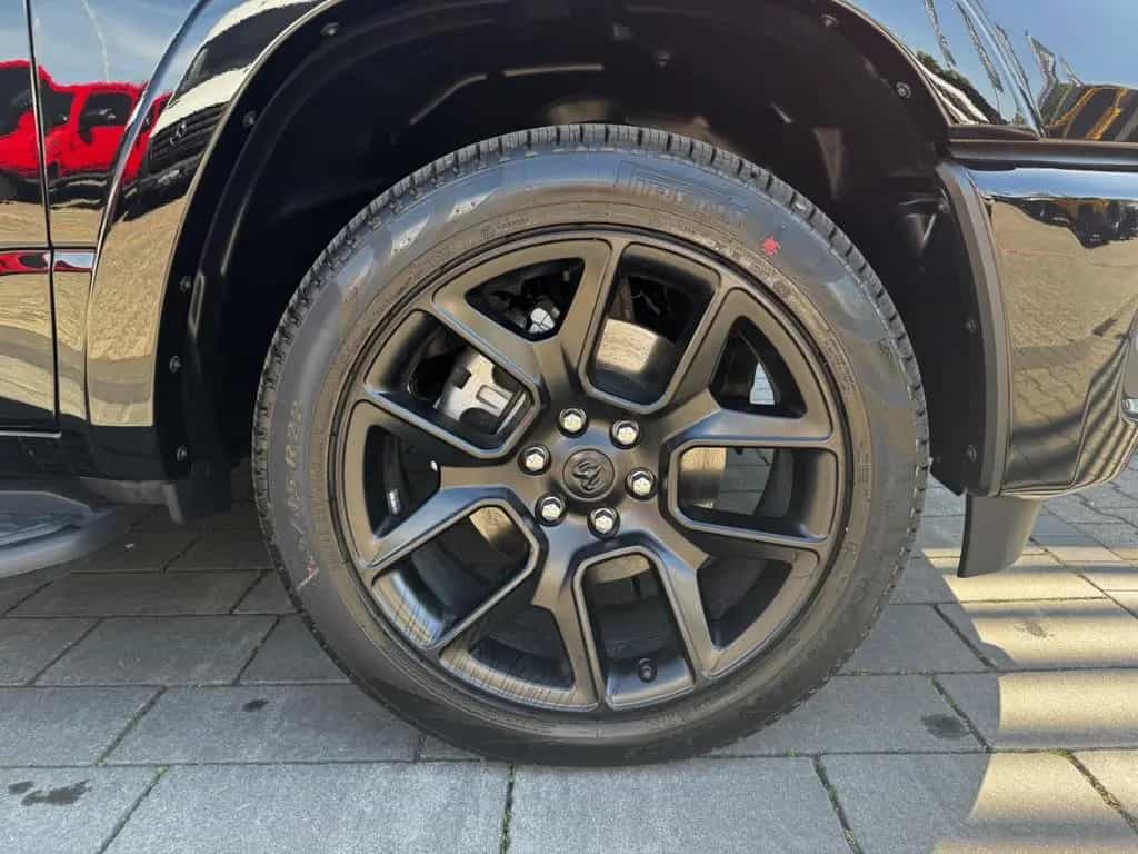 Dodge RAM 1500 Laramie Night Top Ausstattung 3 Jahre G null-photo-9