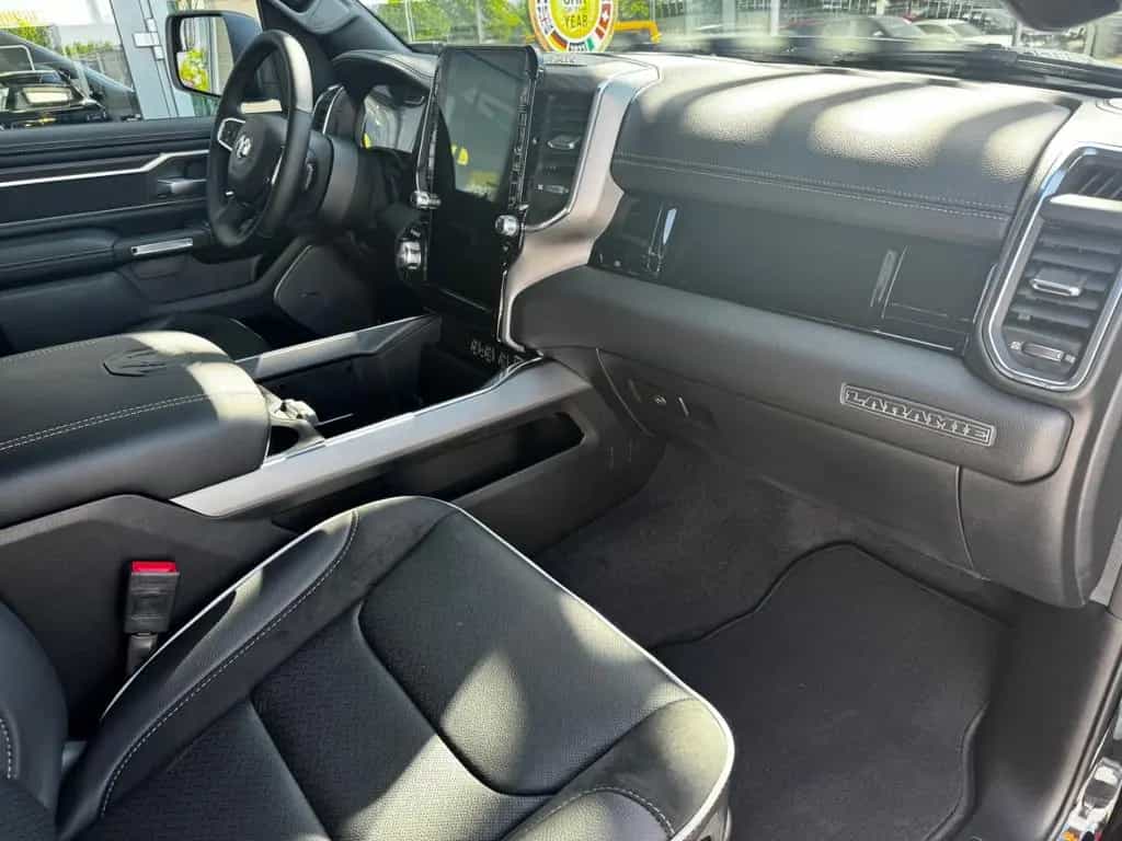 Dodge RAM 1500 Laramie Night Top Ausstattung 3 Jahre G null-photo-11