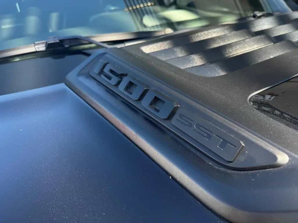 Dodge RAM 1500 Laramie Night Top Ausstattung 3 Jahre G null-photo-18