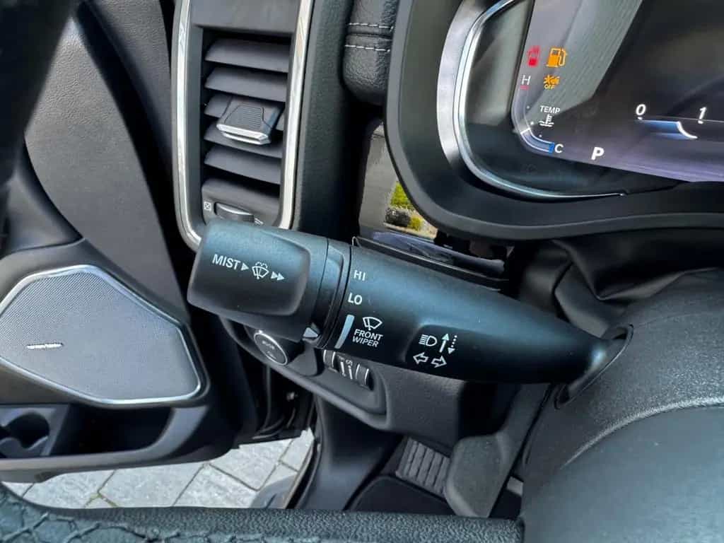 Dodge RAM 1500 Laramie Night Top Ausstattung 3 Jahre G null-photo-25