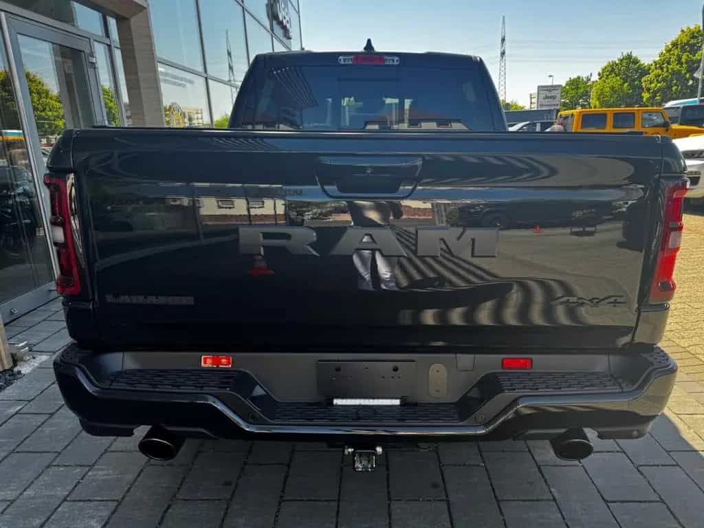 Dodge RAM 1500 Laramie Night Top Ausstattung 3 Jahre G null-photo-5