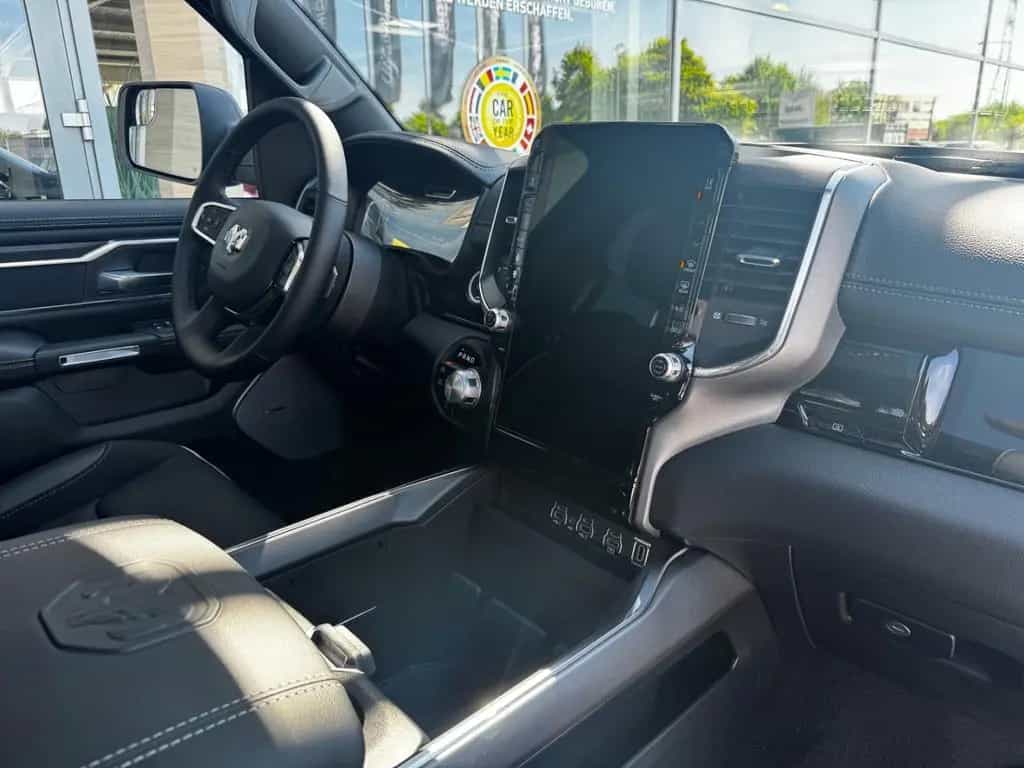 Dodge RAM 1500 Laramie Night Top Ausstattung 3 Jahre G null-photo-15