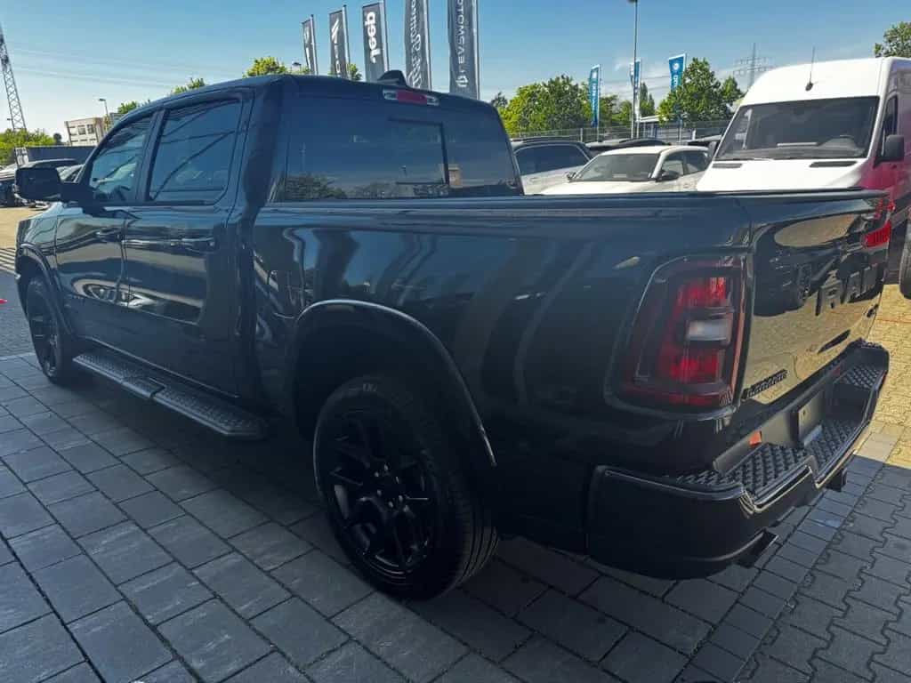 Dodge RAM 1500 Laramie Night Top Ausstattung 3 Jahre G null-photo-4