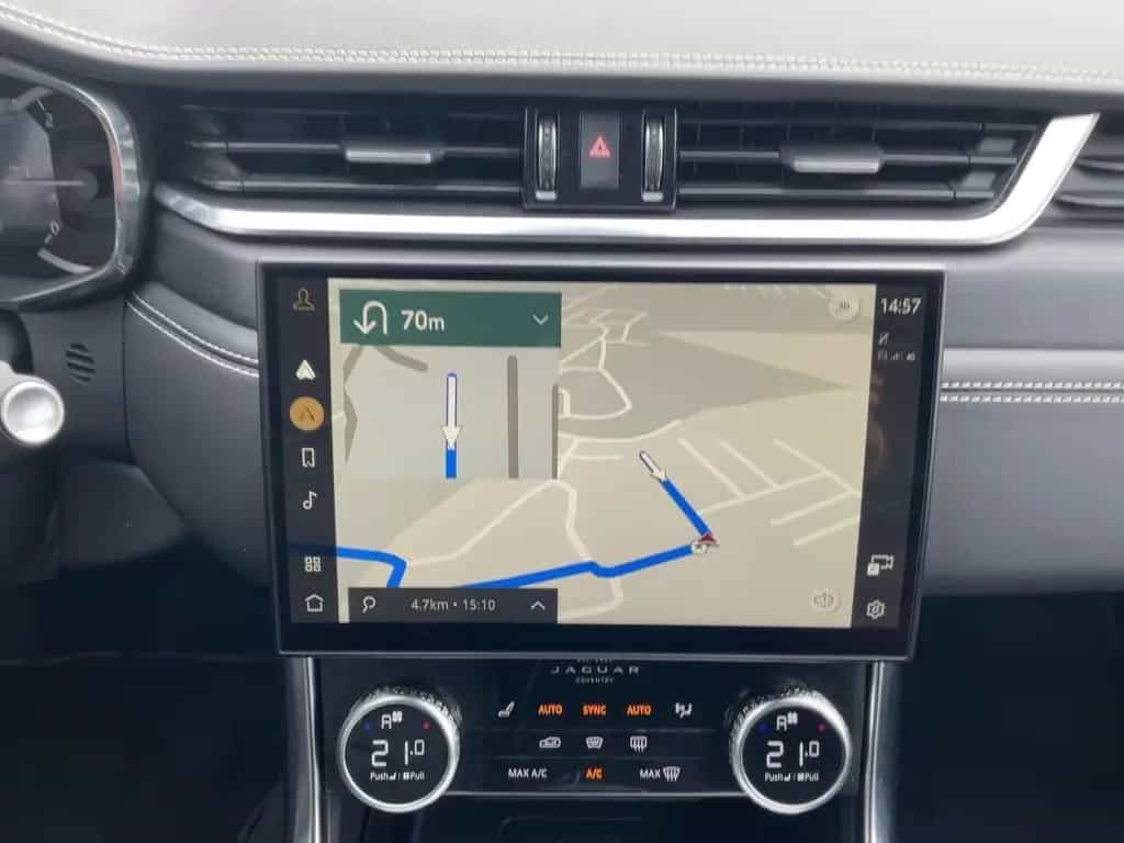 Jaguar XF Sportbrake D200 AWD R-DYNAMIC LED+NAV+APP+SHZ 06/2023-photo-9