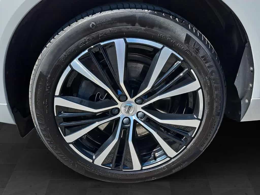 Volvo XC60 B4 AWD Ultimate Dark AHK+PANORAMA+B&W 02/2023-photo-15