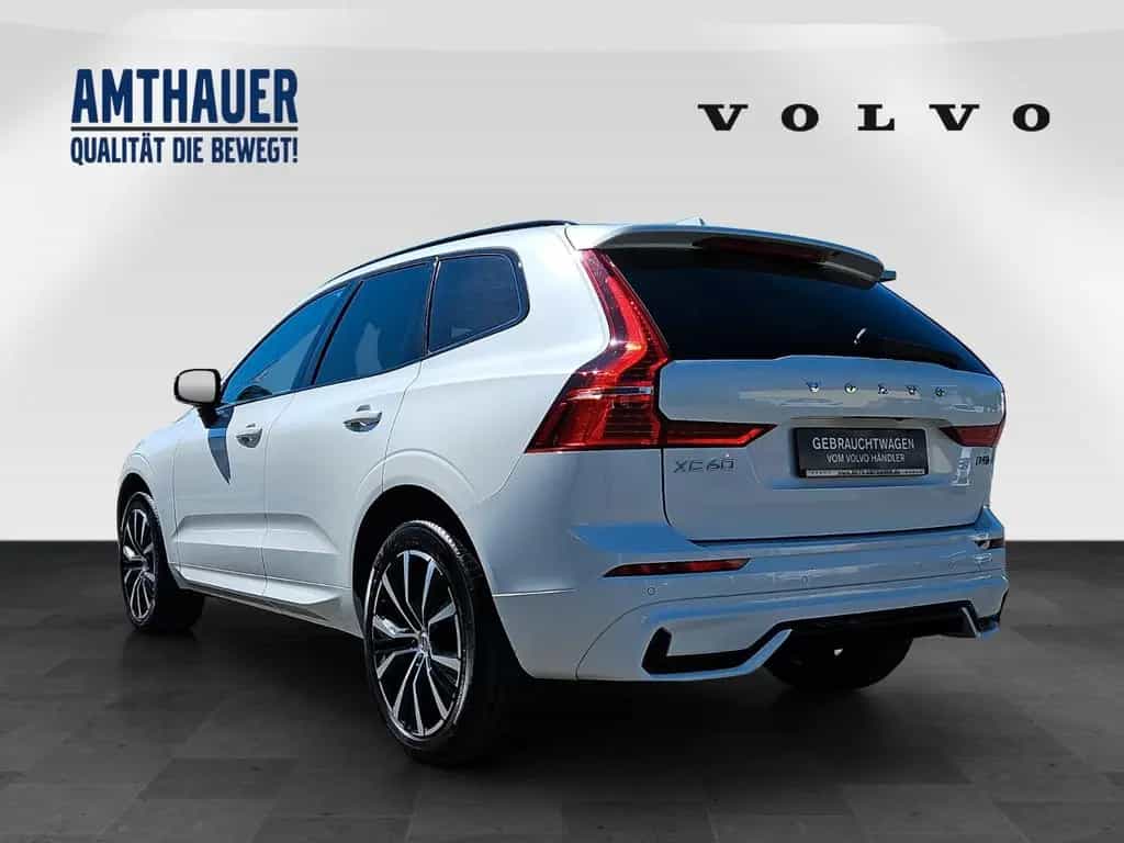 Volvo XC60 B4 AWD Ultimate Dark AHK+PANORAMA+B&W 02/2023-photo-3