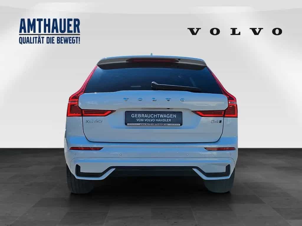 Volvo XC60 B4 AWD Ultimate Dark AHK+PANORAMA+B&W 02/2023-photo-4