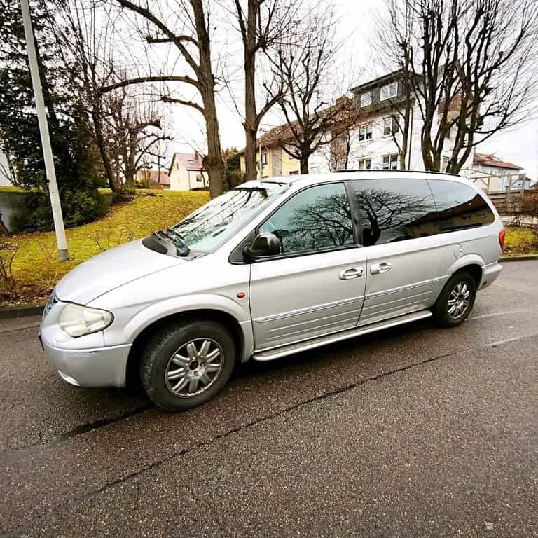 Chrysler Voyager T&C 3.3 + LPG TÜV 09/20... 06/2005-photo-1