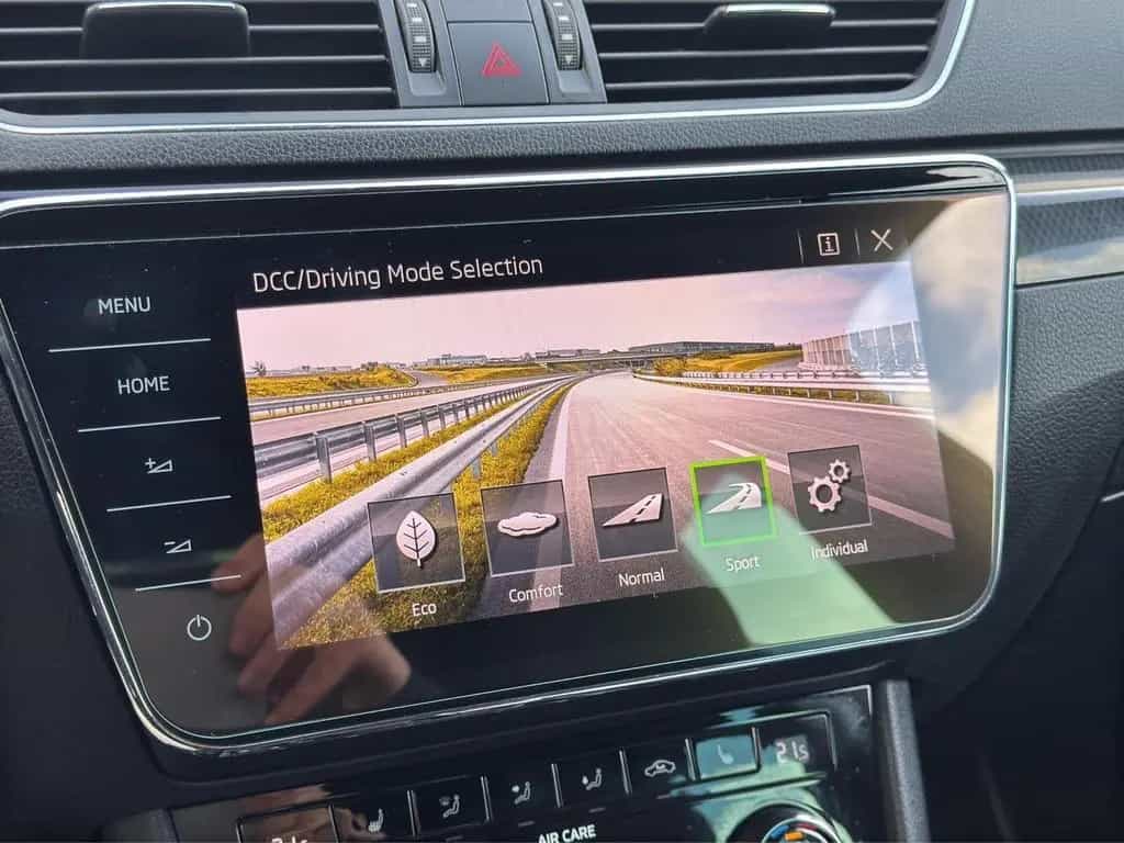 Skoda Superb Sportline 4x4 2.0 TSI Sthzg*Xenon*Navi*Le 07/2017-photo-13