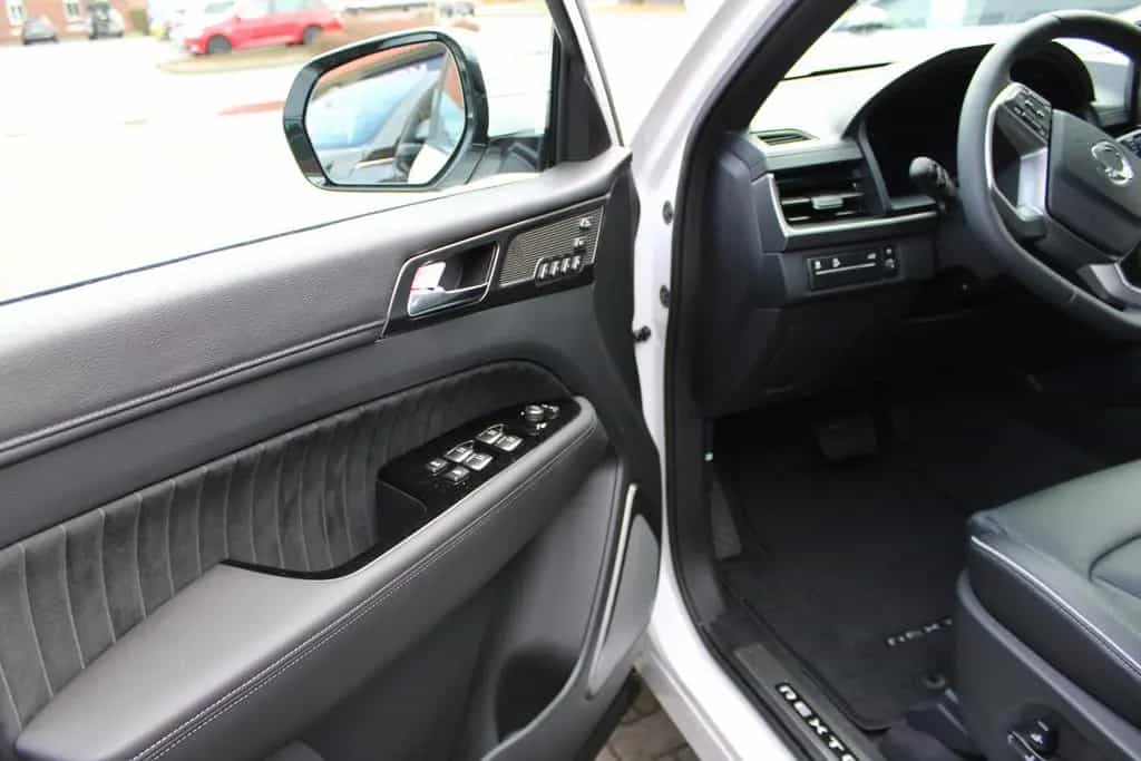 KGM Rexton 2.2 Diesel Black 4WD Automatik Wildleder null-photo-19