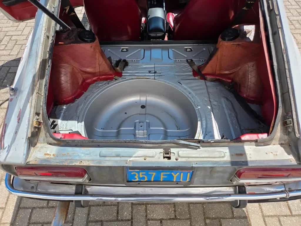 Datsun 240Z 06/1972-photo-10