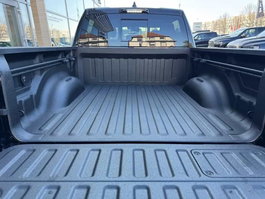 Dodge RAM 1500 Laramie Night 3 Jahre Garantie ab 0,99% null-photo-13