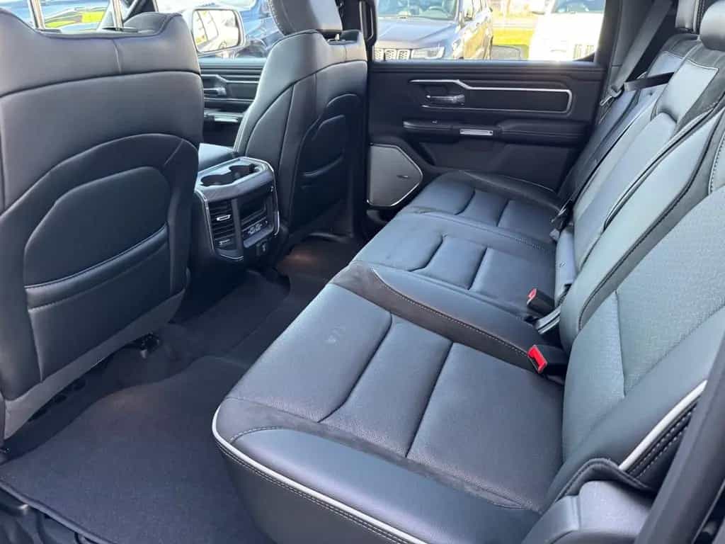 Dodge RAM 1500 Laramie Night 3 Jahre Garantie ab 0,99% null-photo-25