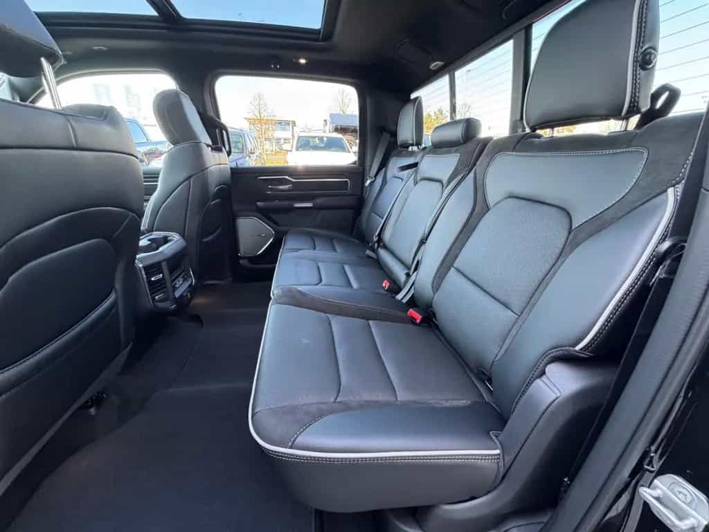 Dodge RAM 1500 Laramie Night 3 Jahre Garantie ab 0,99% null-photo-26