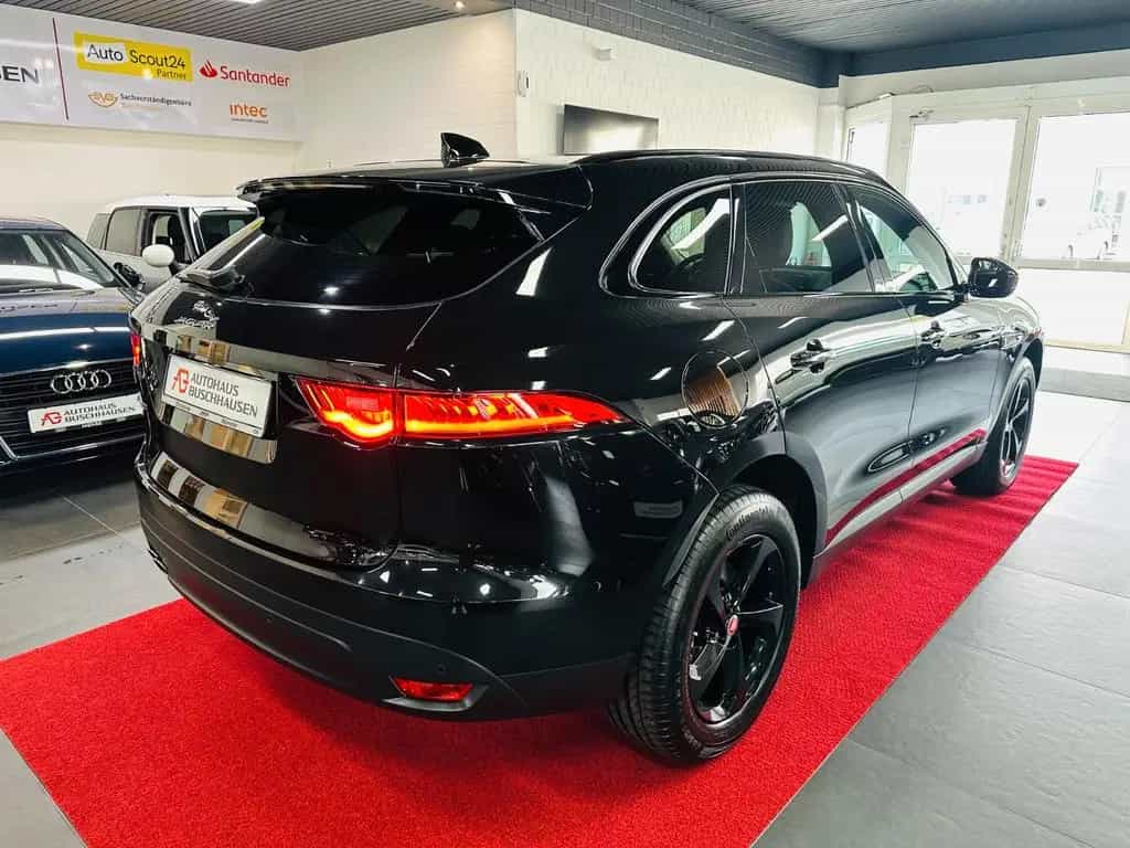Jaguar F-Pace 2.0d Prestige AWD*Rentnerfzg*19Tkm*S-Heft 08/2017-photo-3