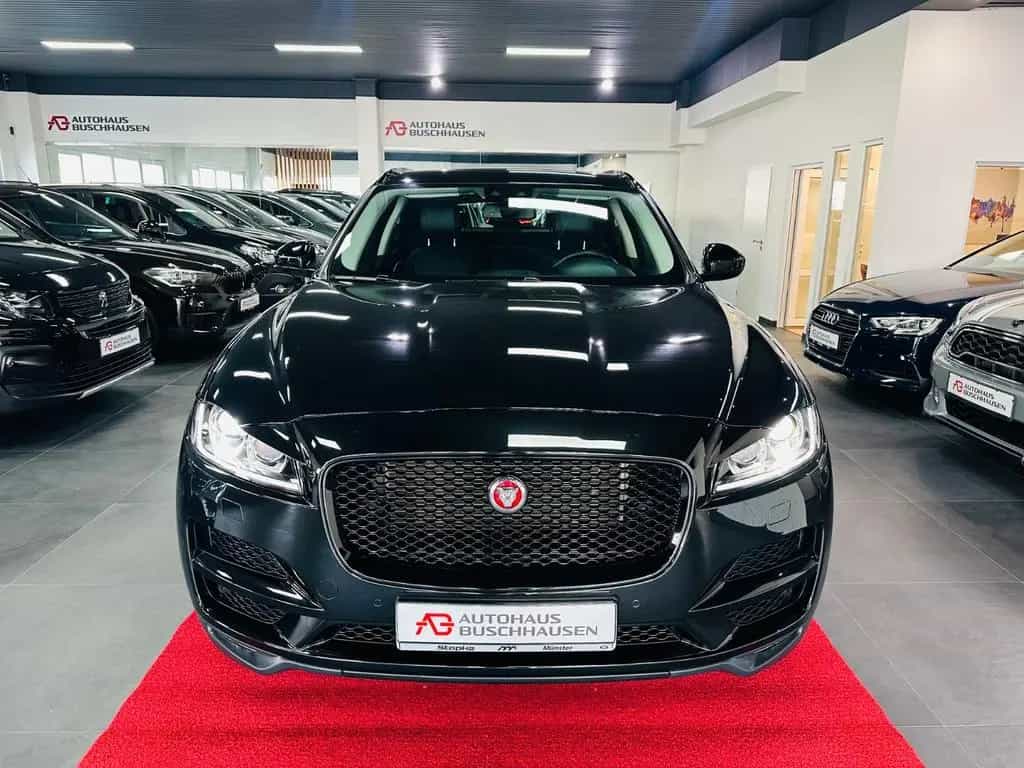 Jaguar F-Pace 2.0d Prestige AWD*Rentnerfzg*19Tkm*S-Heft 08/2017-photo-4