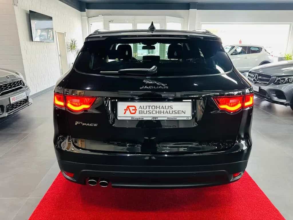 Jaguar F-Pace 2.0d Prestige AWD*Rentnerfzg*19Tkm*S-Heft 08/2017-photo-5