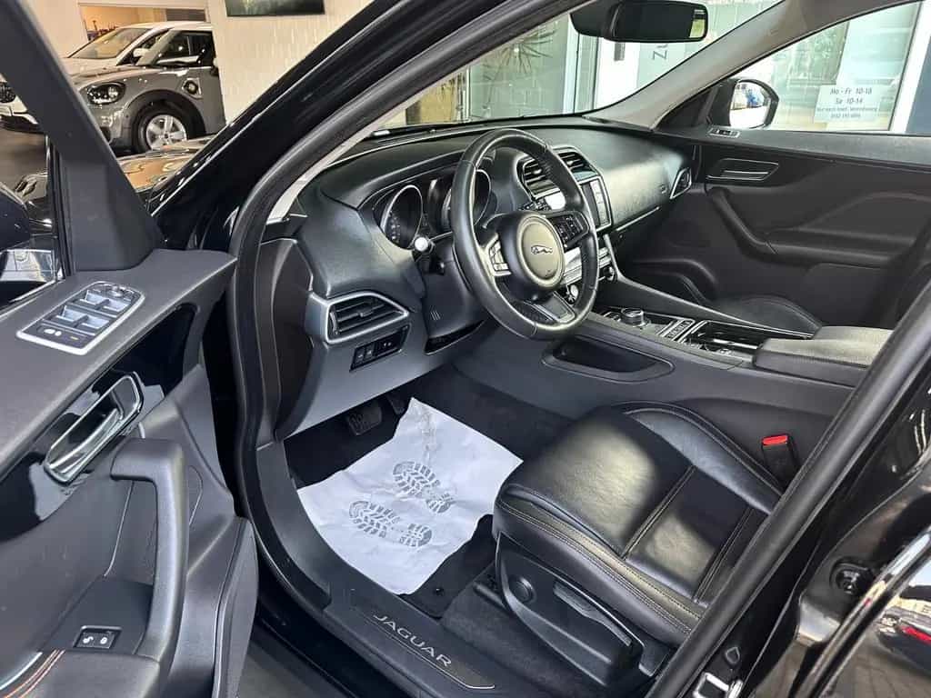Jaguar F-Pace 2.0d Prestige AWD*Rentnerfzg*19Tkm*S-Heft 08/2017-photo-8