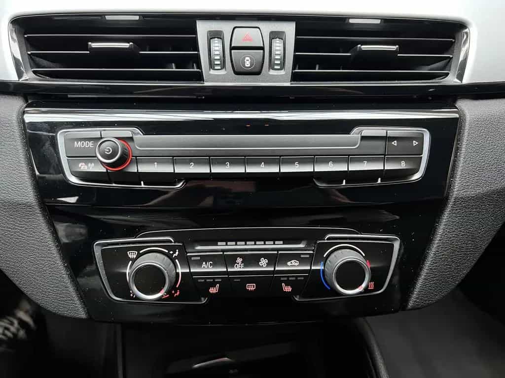 BMW X1 sDrive 18i Navi RFK LED SHZ VOLLFOLIERUNG 10/2020-photo-24