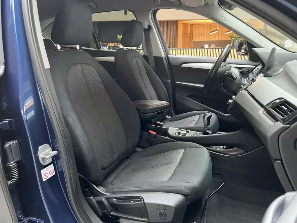 BMW X1 sDrive 18i Navi RFK LED SHZ VOLLFOLIERUNG 10/2020-photo-27