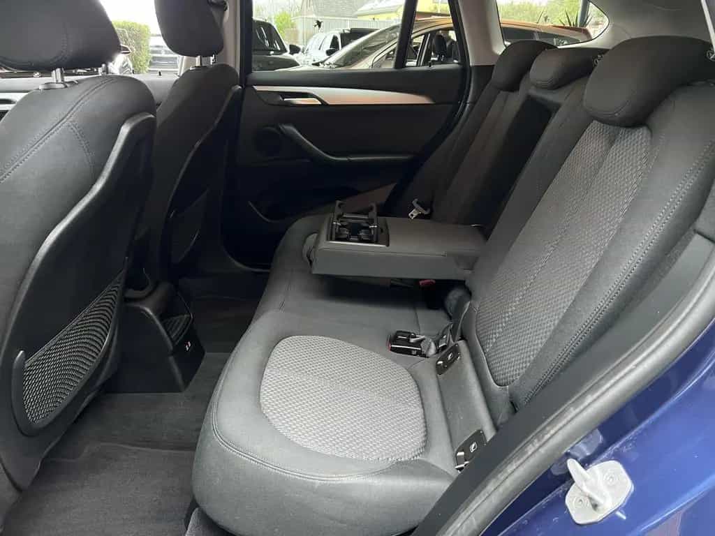 BMW X1 sDrive 18i Navi RFK LED SHZ VOLLFOLIERUNG 10/2020-photo-30