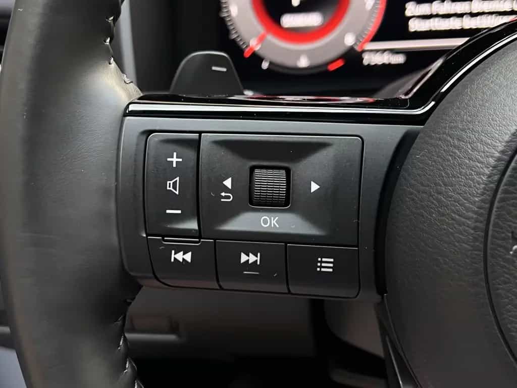 Nissan Qashqai Tekna 4x4 Panorama Automatik Design 12/2022-photo-17