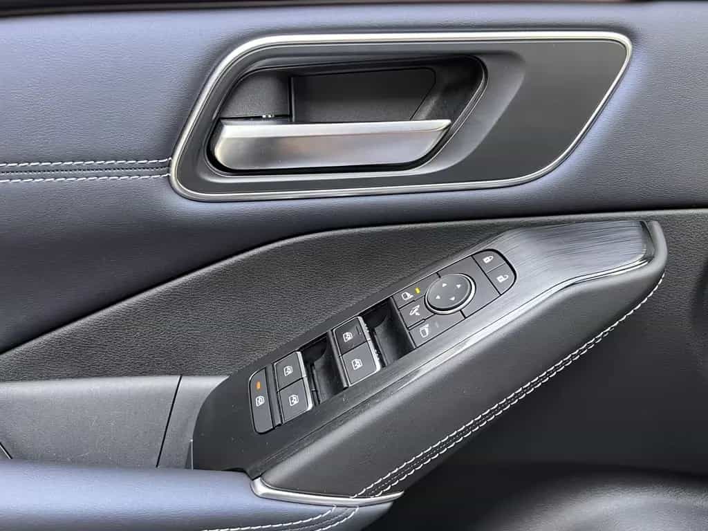 Nissan Qashqai Tekna 4x4 Panorama Automatik Design 12/2022-photo-26