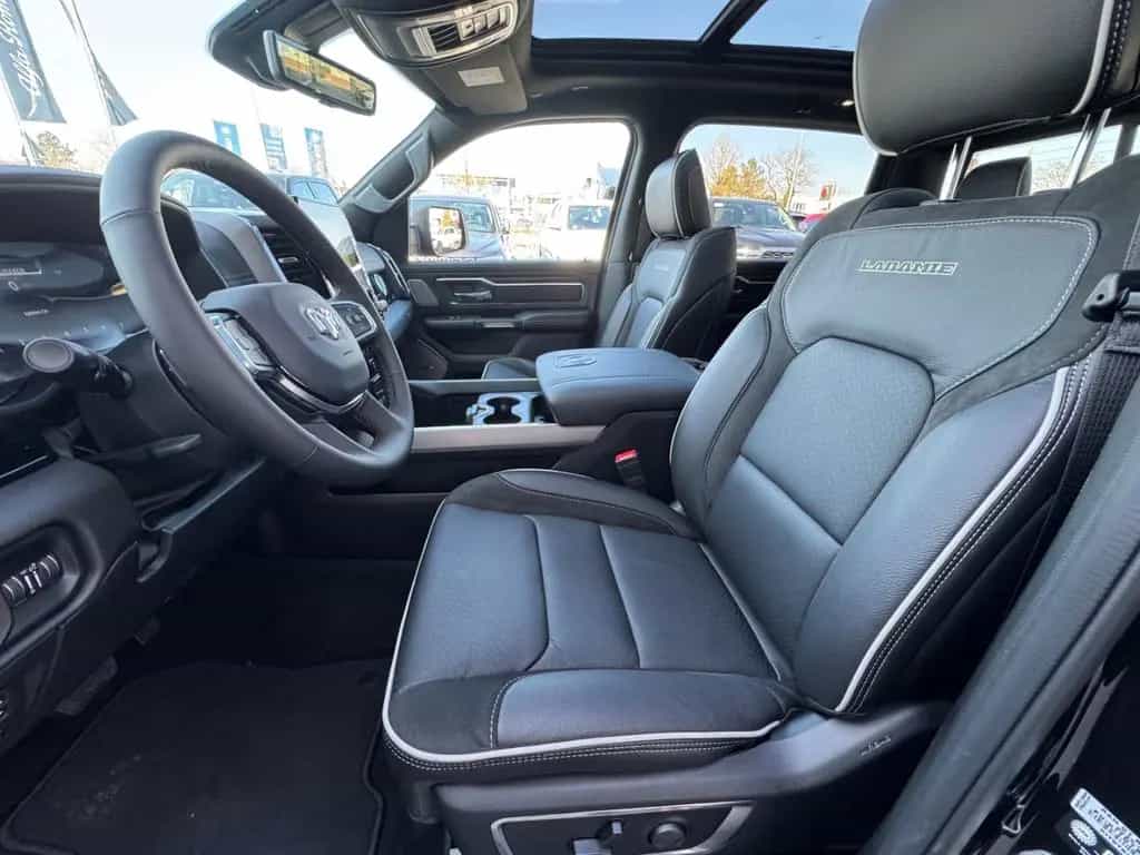 Dodge RAM 1500 Laramie Night 3 Jahre Garantie ab 0,99% null-photo-22