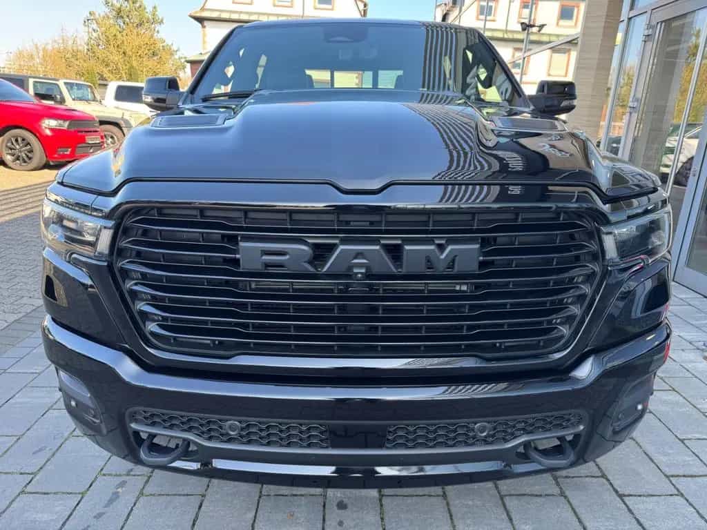 Dodge RAM 1500 Laramie Night 3 Jahre Garantie ab 0,99% null-photo-3
