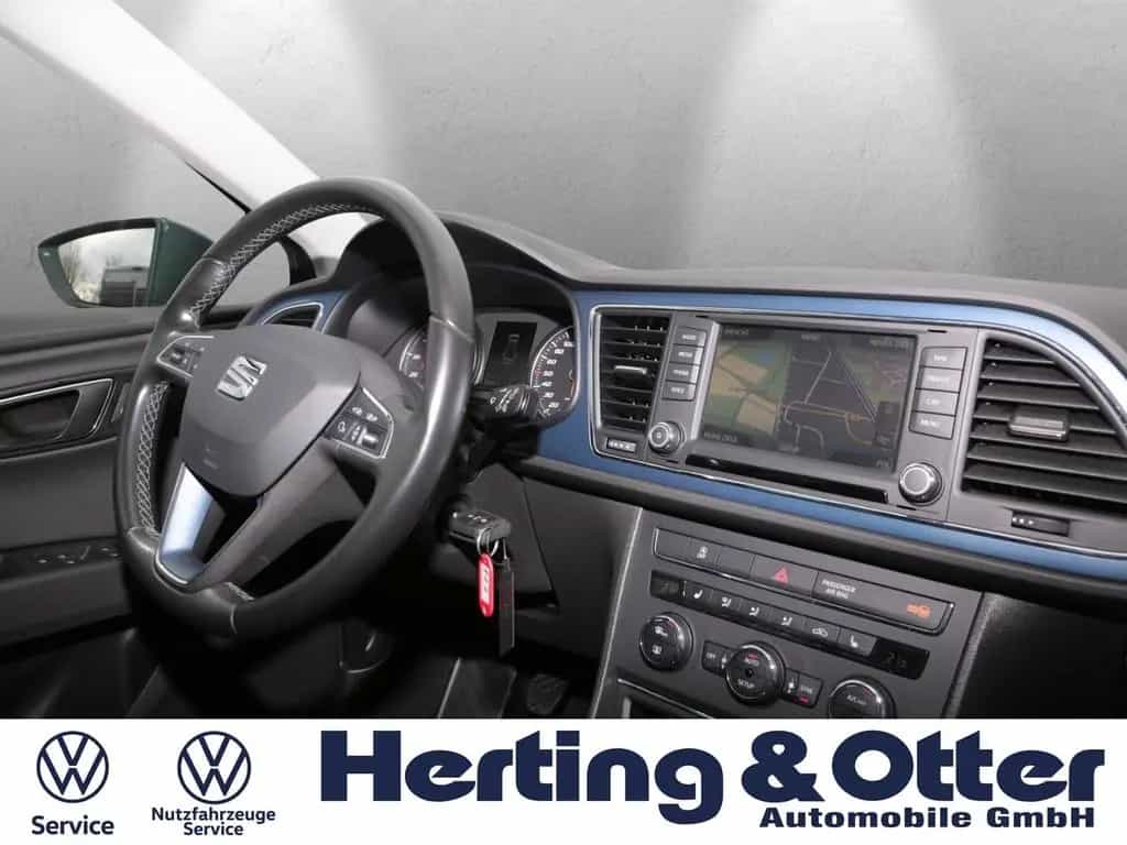 Seat Leon ST Connect LED Panorama Navi GJR SHZ Klima 12/2016-photo-11
