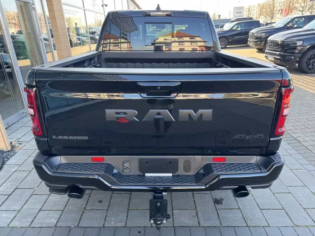 Dodge RAM 1500 Laramie Night 3 Jahre Garantie ab 0,99% null-photo-11