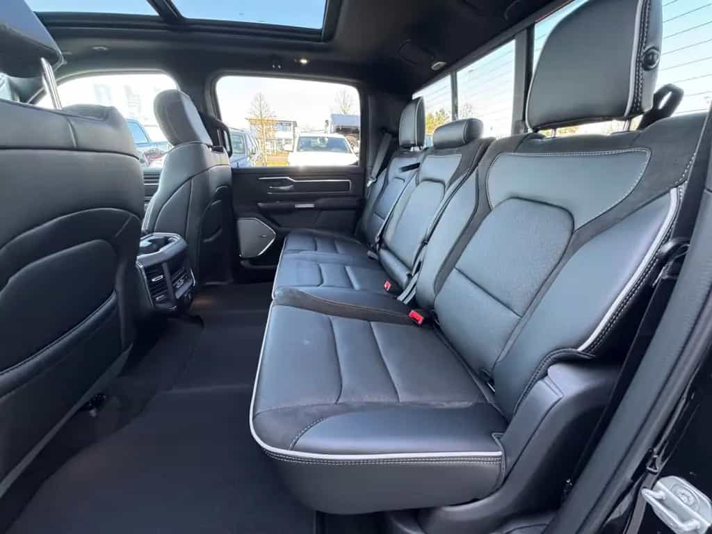 Dodge RAM 1500 Laramie Night 3 Jahre Garantie ab 0,99% null-photo-26
