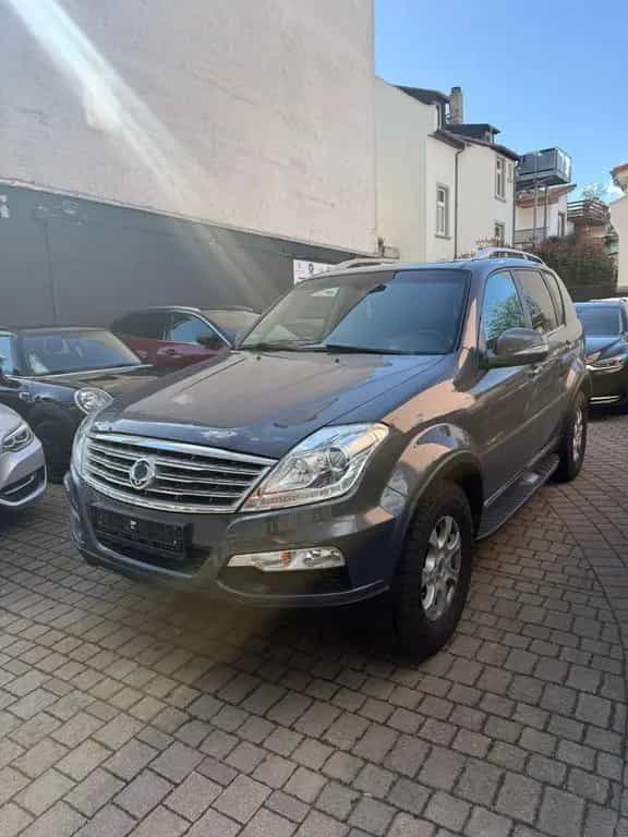 Ssangyong Rexton 4WD 7-Sitzer Leder 05/2017-photo-2