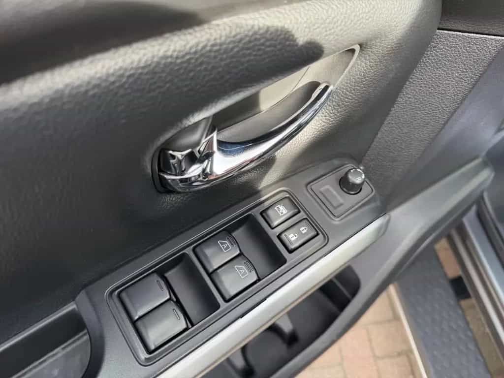 Nissan Titan 5.6L V8 Pick-Up Texas Titan 3500kg Ahk 07/2017-photo-13