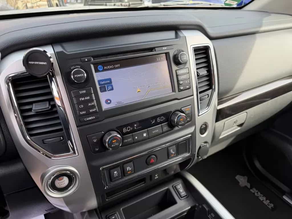 Nissan Titan 5.6L V8 Pick-Up Texas Titan 3500kg Ahk 07/2017-photo-16