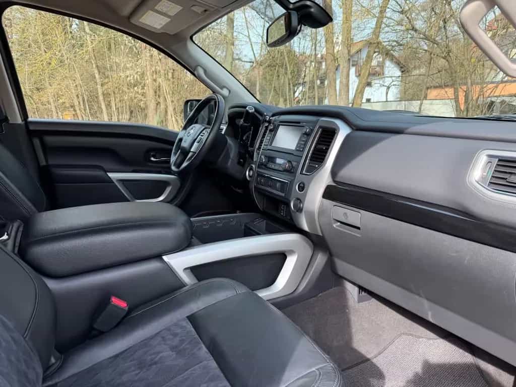 Nissan Titan 5.6L V8 Pick-Up Texas Titan 3500kg Ahk 07/2017-photo-19
