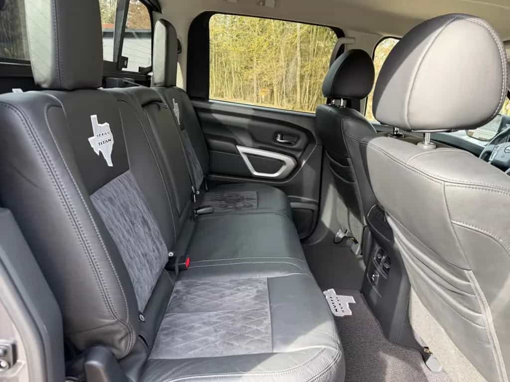 Nissan Titan 5.6L V8 Pick-Up Texas Titan 3500kg Ahk 07/2017-photo-23