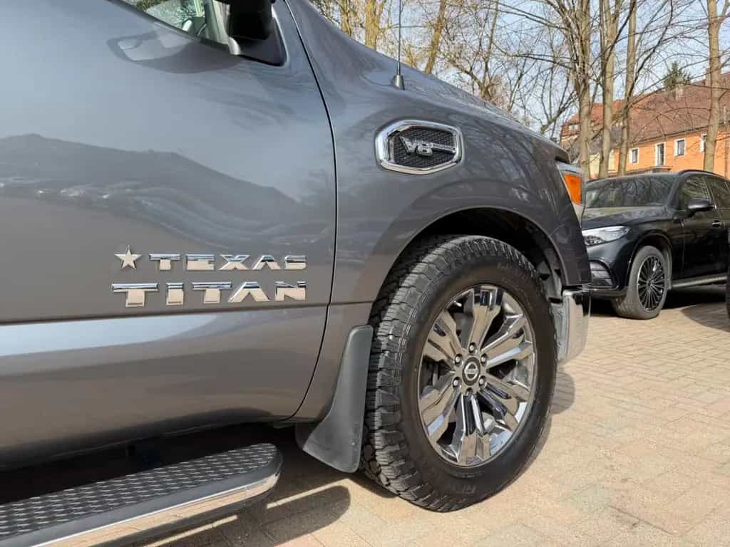 Nissan Titan 5.6L V8 Pick-Up Texas Titan 3500kg Ahk 07/2017-photo-4