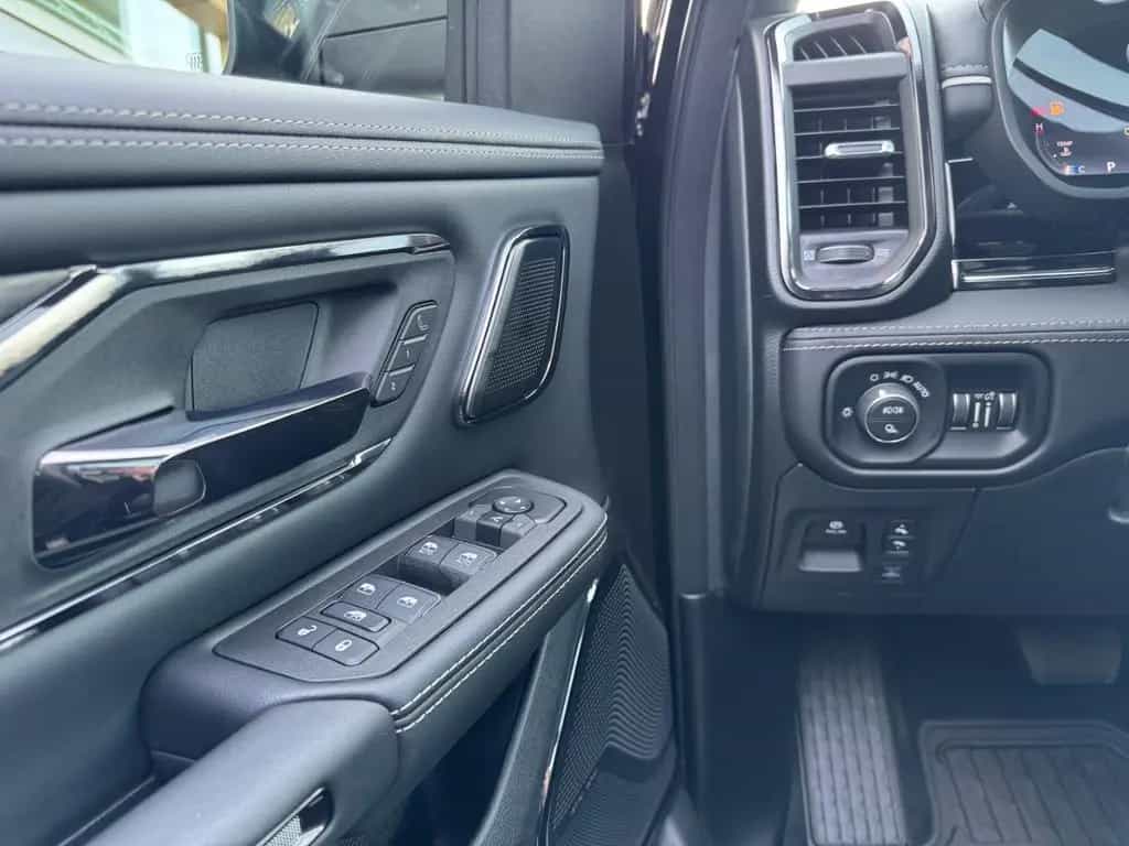 Dodge RAM 1500 Limited Massage VOLL HUD Luftfederung A null-photo-19