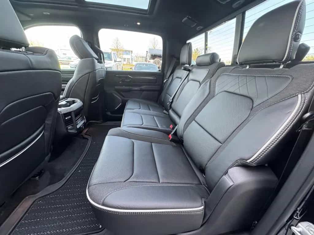 Dodge RAM 1500 Limited Massage VOLL HUD Luftfederung A null-photo-22