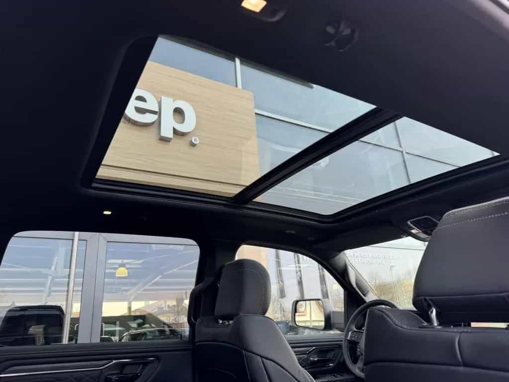 Dodge RAM 1500 Limited Massage VOLL HUD Luftfederung A null-photo-25