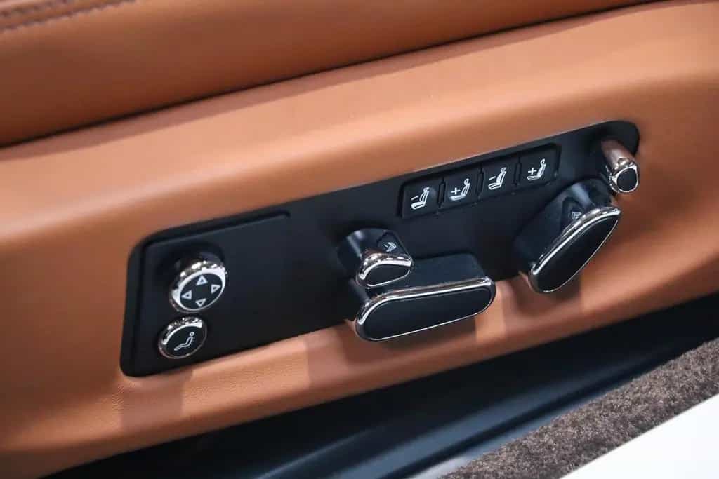 Bentley Continental GTC-Bang & Olufsen-Camera 360 05/2019-photo-11