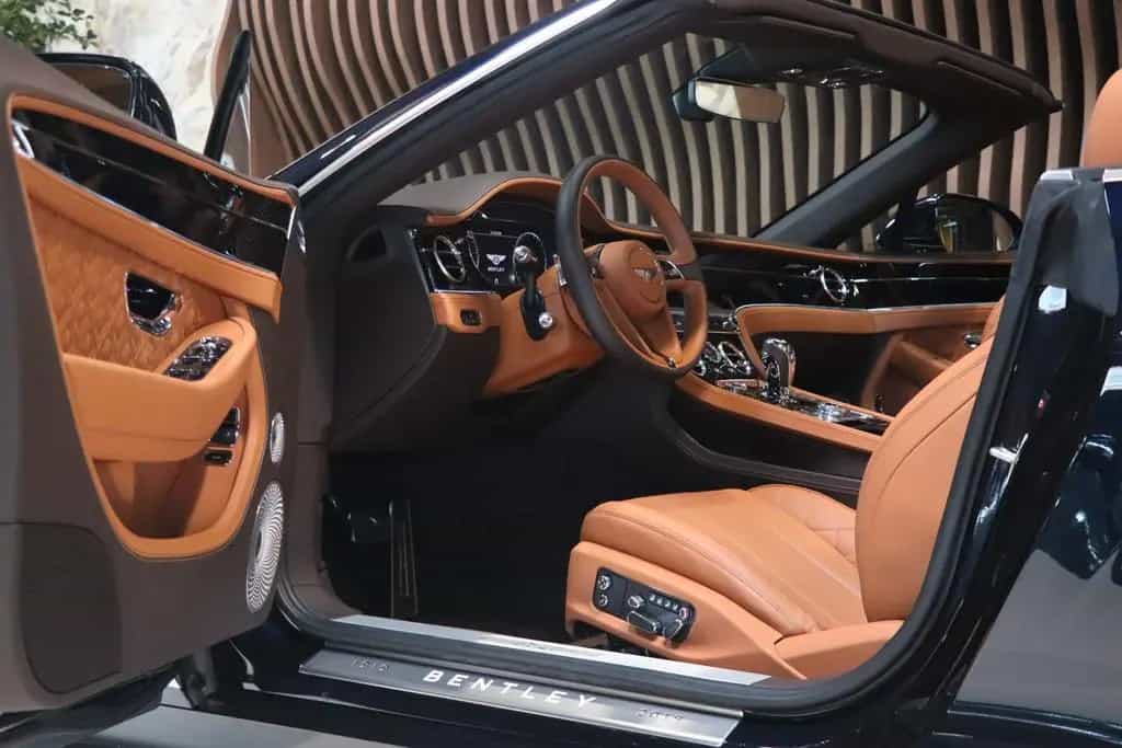 Bentley Continental GTC-Bang & Olufsen-Camera 360 05/2019-photo-6
