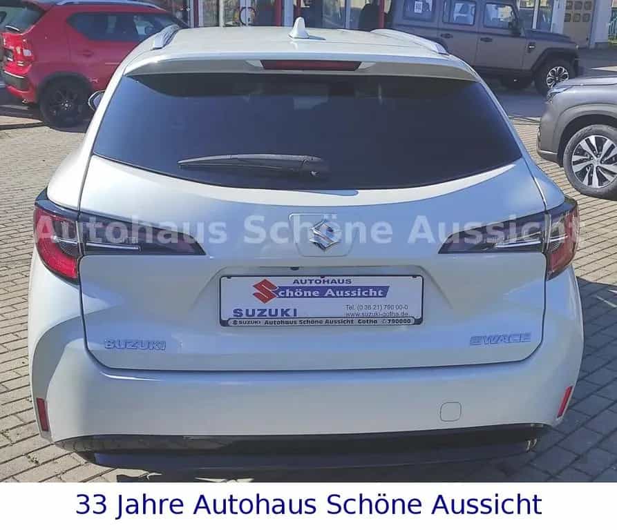Suzuki Swace 1.8 Hybrid CVT Comfort 12/2021-photo-3