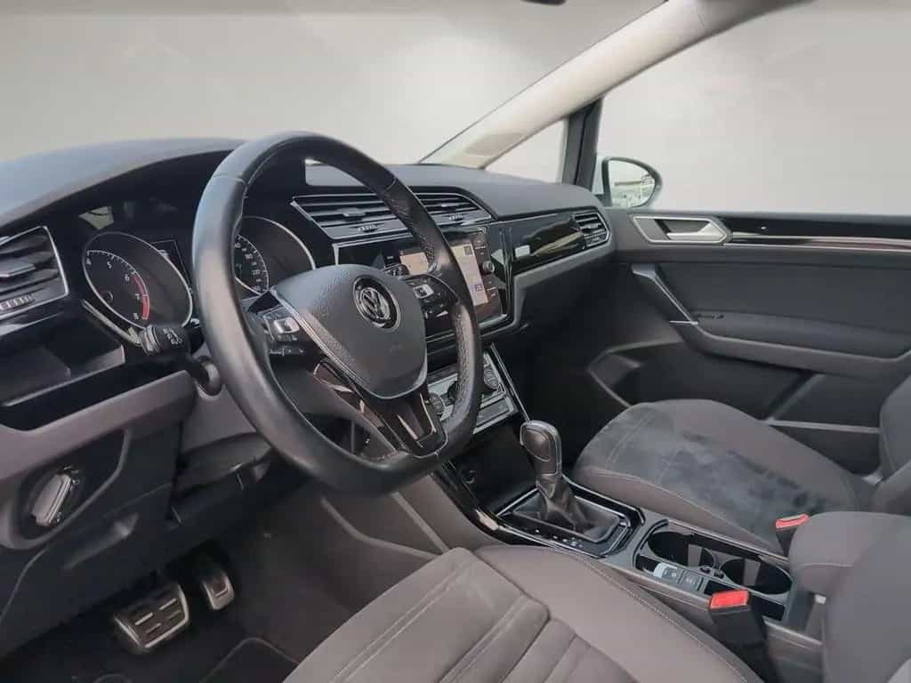 Volkswagen Touran 1.4 TSI DSG Highline Pano LED AHK Massage 09/2017-photo-11