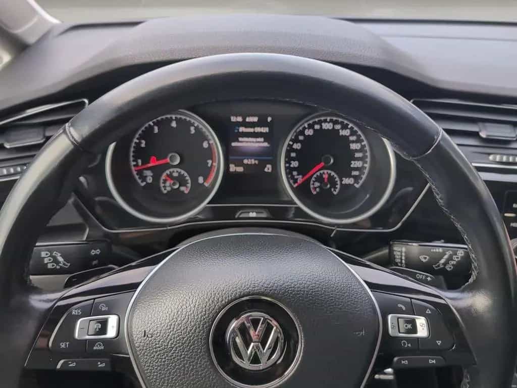 Volkswagen Touran 1.4 TSI DSG Highline Pano LED AHK Massage 09/2017-photo-14